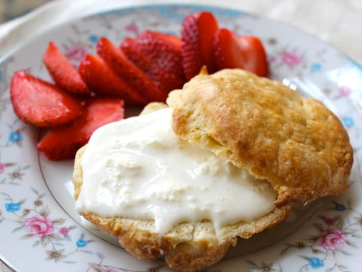 The Old Fashioned Way: Clotted Cream and Scones - Sharon Biggs Waller shares how to make old fashioned British-style Clotted Cream and warm, freshly baked English scones.