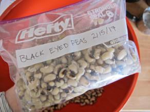 How to Cook and Freeze Dried Black Eyed Peas - Learn how cook dried black eyed peas to prepare them for use in recipes. Includes storage and freezing techniques.