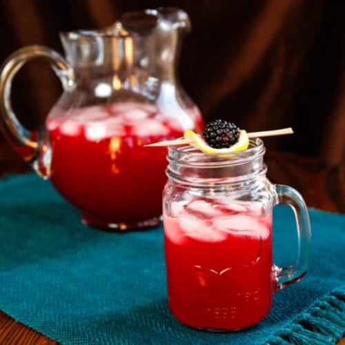 Blackberry Vanilla Bourbon Lemonade - Scandalous as the Whiskey Ring, sweet as a Southern sunset. Easy refreshing cocktail recipe. #drink #beverage #happyhour