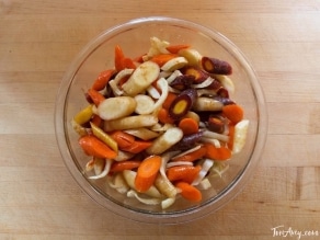 Spicy Roasted Carrots and Fennel Recipe - Simple, flavorful and colorful vegan side dish for your dinner table.